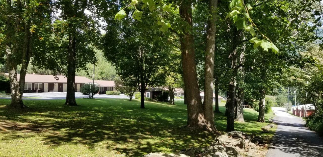 Tanglewood Motel And Log Cabins Maggie Valley Dış mekan fotoğraf